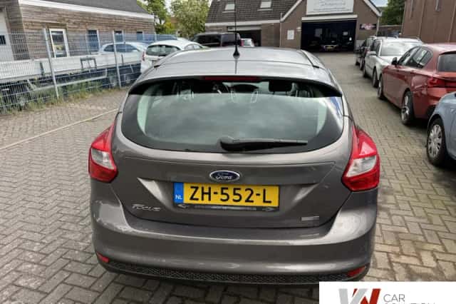 Ford Focus (2013) thumbnail 6