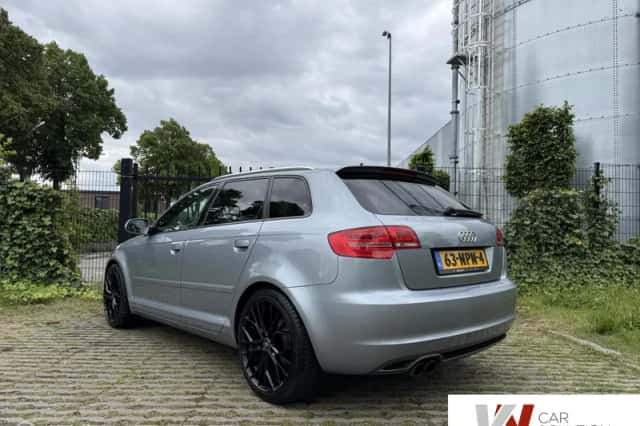 Audi A3 (2010) thumbnail 3
