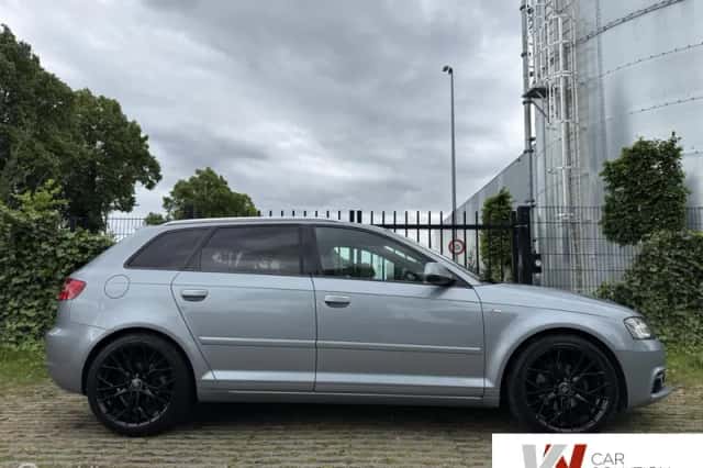 Audi A3 (2010) thumbnail 6