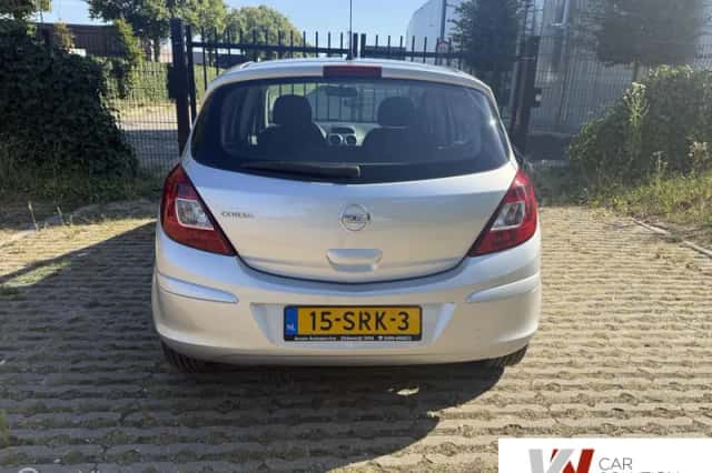 Opel Corsa (2011) thumbnail 4