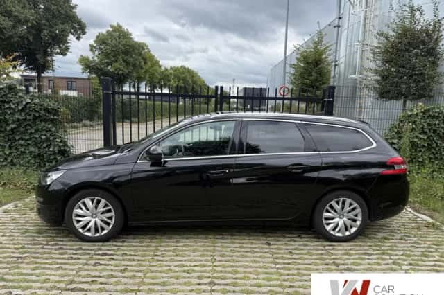 Peugeot 308 (2015) thumbnail 2