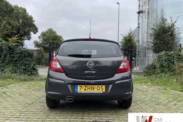 Opel Corsa (2015) thumbnail 4
