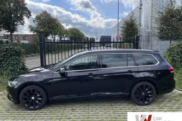 Volkswagen Passat (2014) thumbnail 2