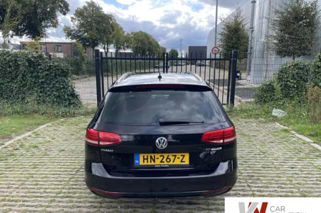 Volkswagen Passat (2014) thumbnail 4