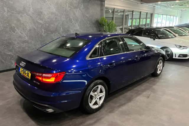 Audi A4 (2020) thumbnail 2