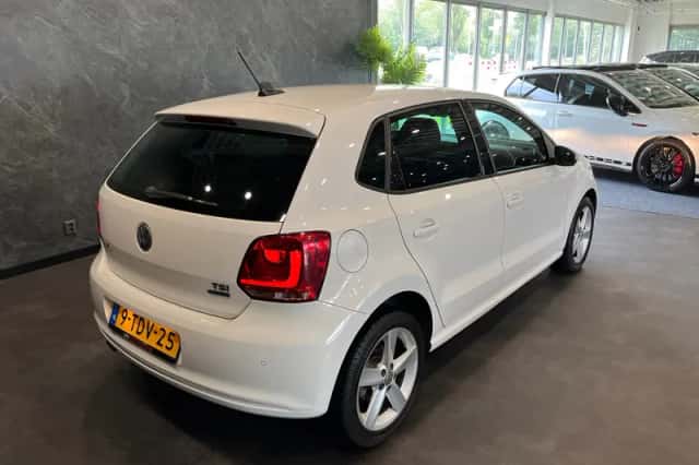 Volkswagen Polo (2014) thumbnail 3