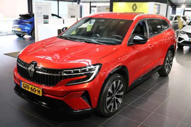 Renault Espace (2024) thumbnail 1
