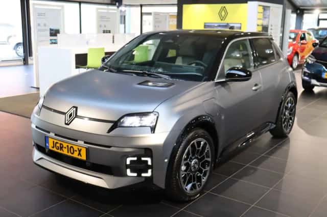 Renault 5 (2025) thumbnail 1