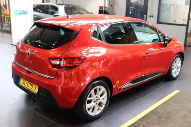 Renault Clio (2018) thumbnail 3