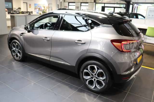 Renault Captur (2020) thumbnail 4