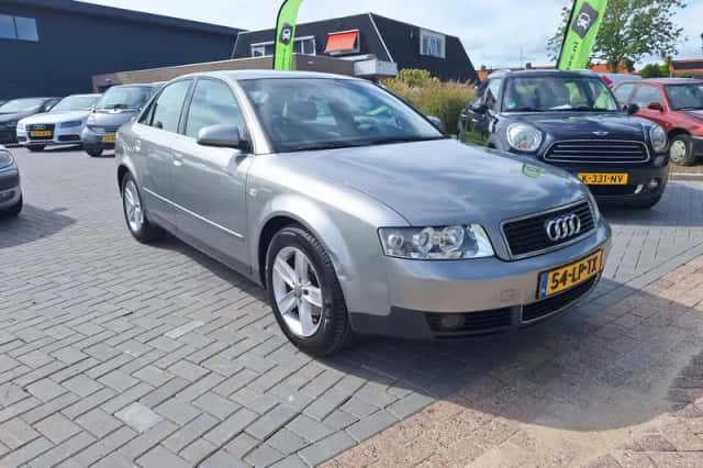 Audi A4 (2003) thumbnail 2
