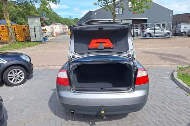 Audi A4 (2003) thumbnail 5