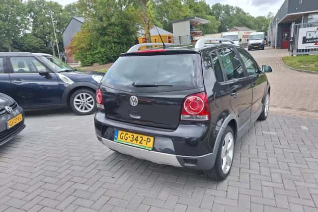 Volkswagen Polo (2008) thumbnail 3