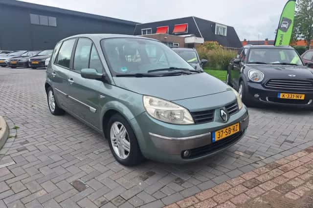 Renault Scénic (2005) thumbnail 2