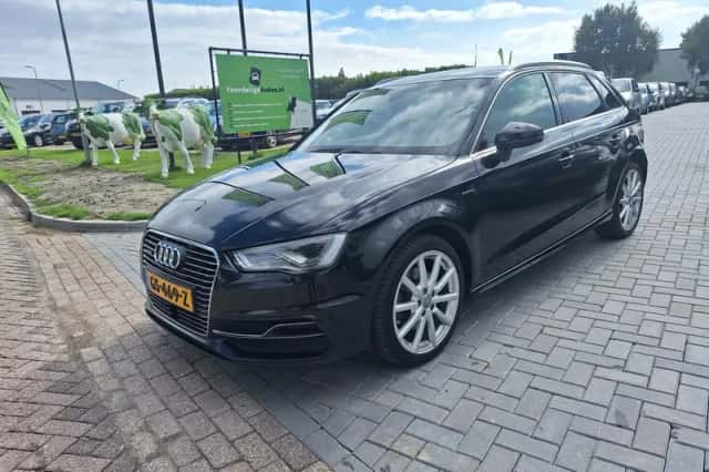 Audi A3 (2015) thumbnail 1