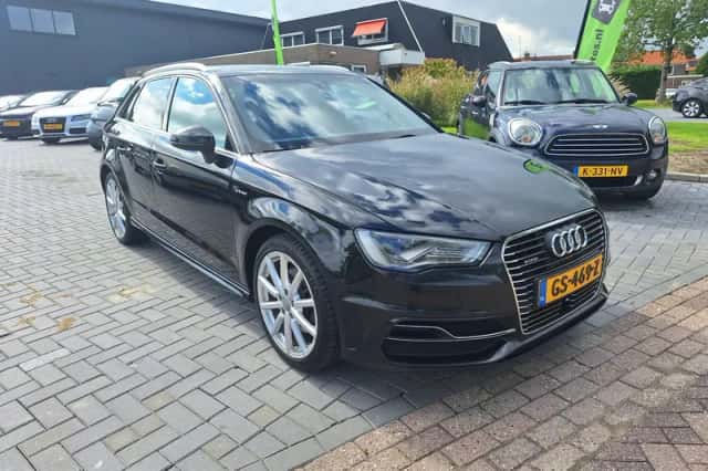 Audi A3 (2015) thumbnail 2