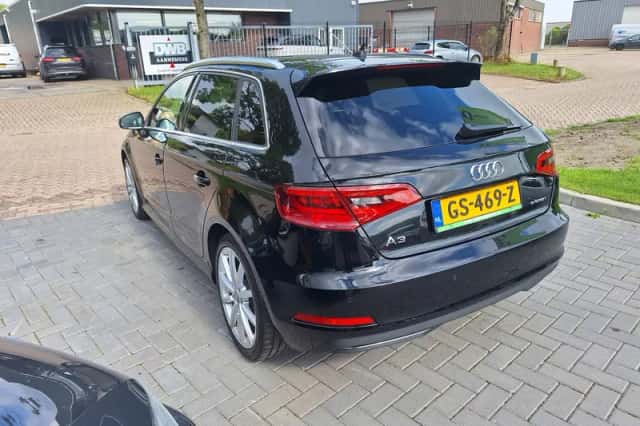 Audi A3 (2015) thumbnail 4