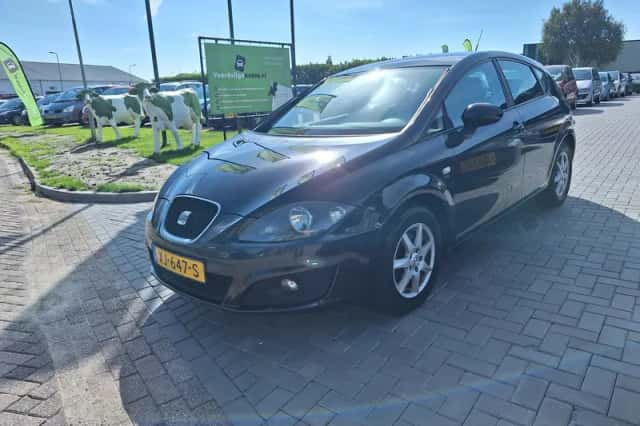 SEAT Leon (2010) thumbnail 1