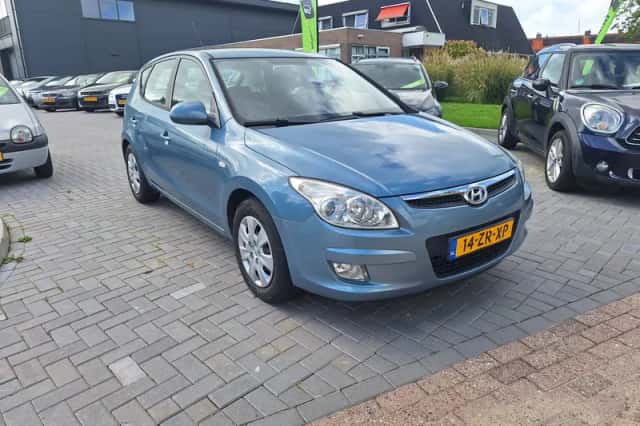 Hyundai i30 (2008) thumbnail 2