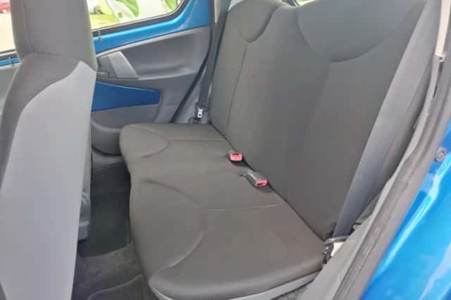 Toyota Aygo (2012) thumbnail 2