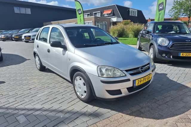 Opel Corsa (2004) thumbnail 2