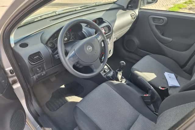 Opel Corsa (2004) thumbnail 6