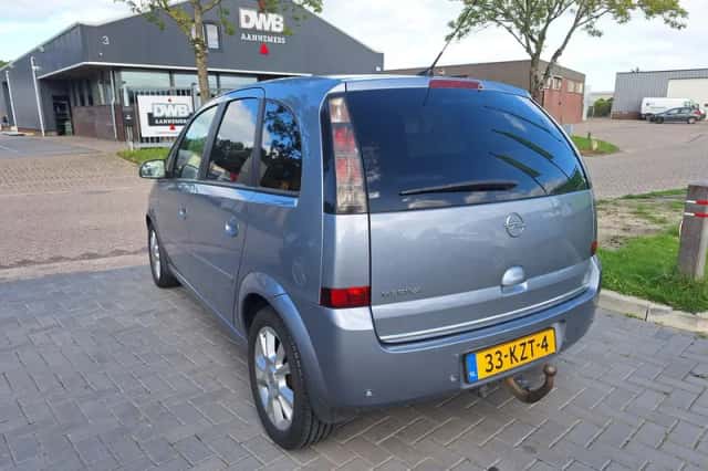 Opel Meriva (2010) thumbnail 4