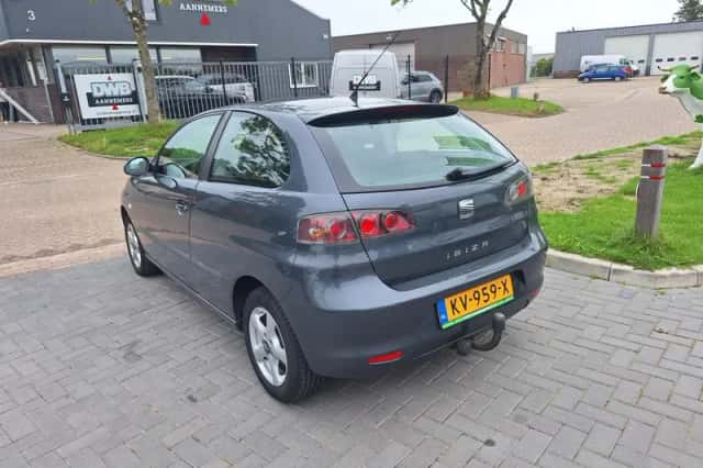 SEAT Ibiza (2006) thumbnail 4