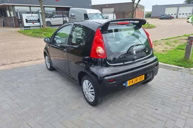 Peugeot 107 (2006) thumbnail 4