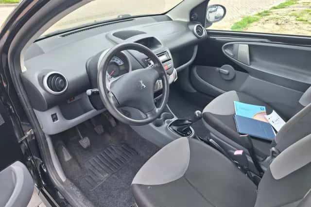 Peugeot 107 (2006) thumbnail 5