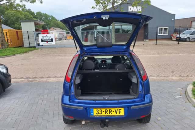 Opel Corsa (2005) thumbnail 5