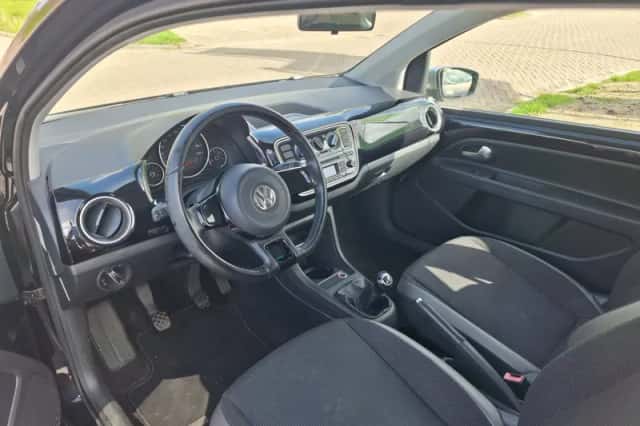 Volkswagen Up! (2012) thumbnail 3