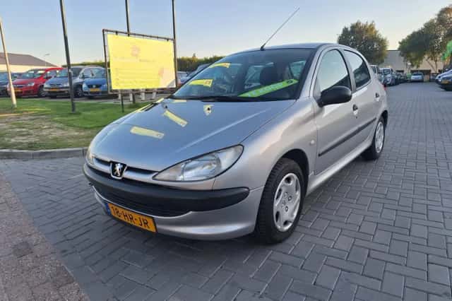 Peugeot 206 (2001) thumbnail 1