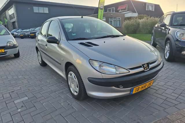 Peugeot 206 (2001) thumbnail 2