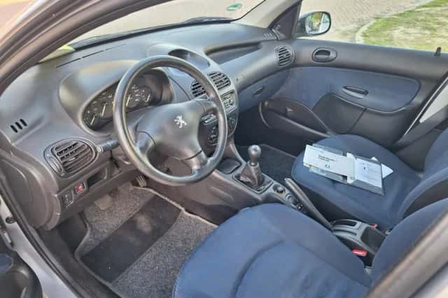 Peugeot 206 (2001) thumbnail 6