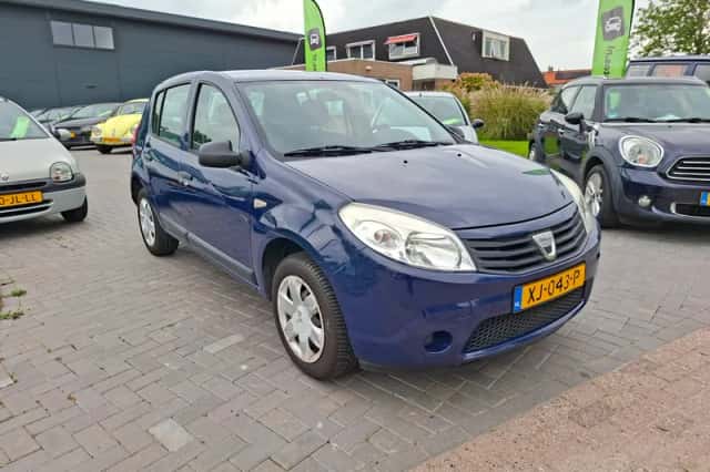 Dacia Sandero (2009) thumbnail 2
