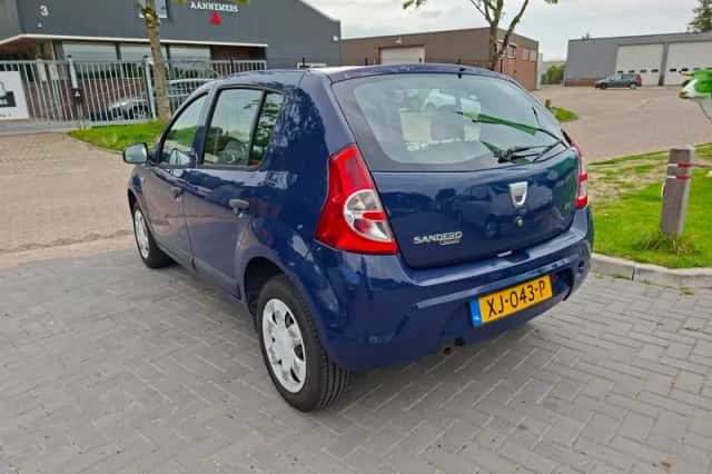 Dacia Sandero (2009) thumbnail 4