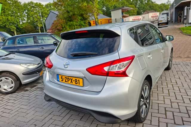 Nissan Pulsar (2015) thumbnail 4