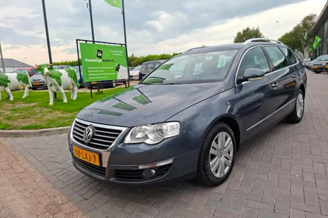 Volkswagen Passat (2010) thumbnail 1