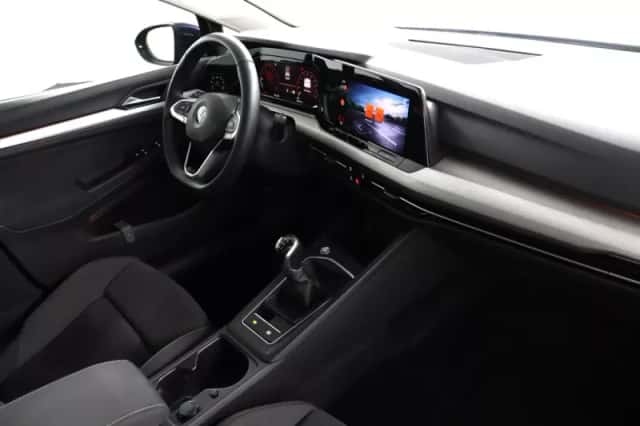 Volkswagen Golf (2021) thumbnail 3