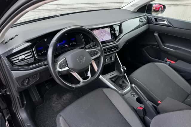 Volkswagen Polo (2023) thumbnail 3