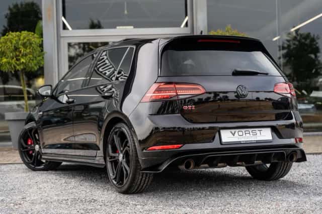 Volkswagen Golf (2020) thumbnail 4