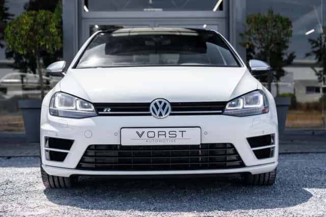 Volkswagen Golf (2016) thumbnail 2