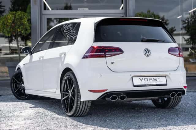 Volkswagen Golf (2016) thumbnail 4