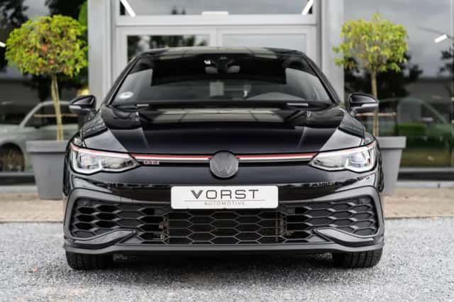 Volkswagen Golf (2021) thumbnail 2