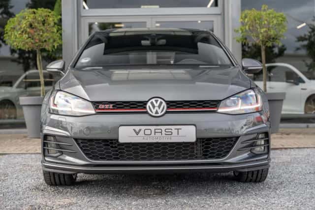 Volkswagen Golf (2019) thumbnail 2