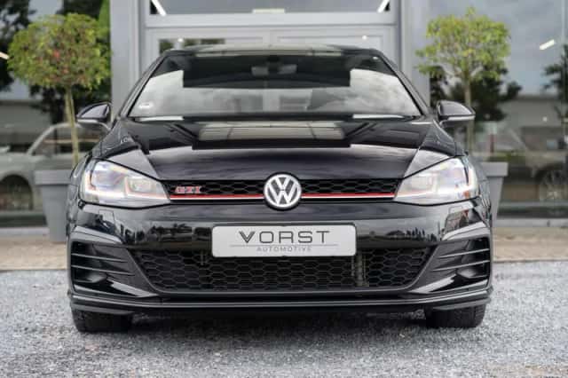 Volkswagen Golf (2019) thumbnail 2