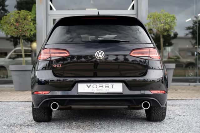 Volkswagen Golf (2019) thumbnail 5