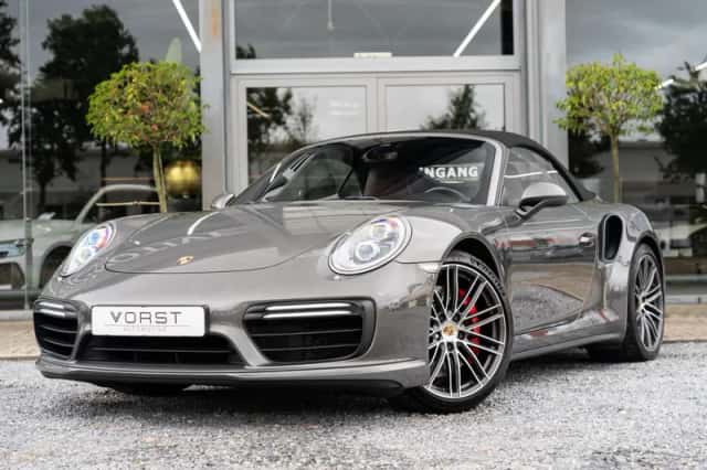 Porsche 911 (2017) thumbnail 1