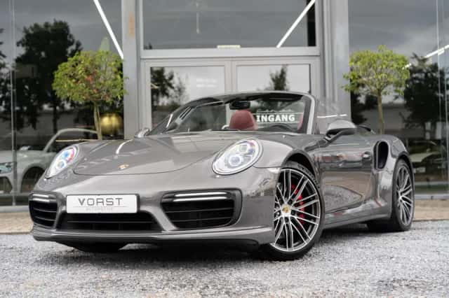 Porsche 911 (2017) thumbnail 2